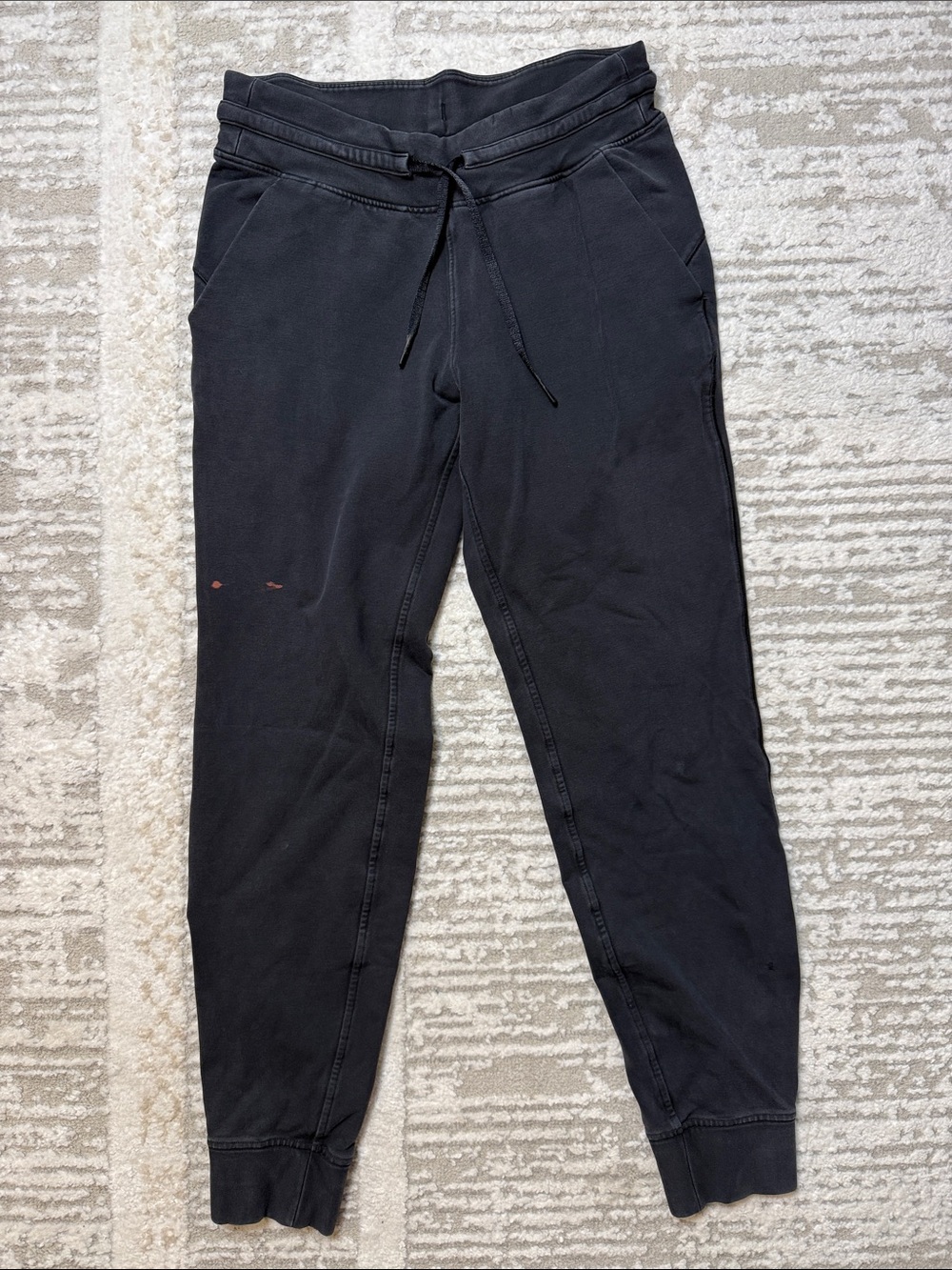 Lululemon Women's Black Jogger Sweatpants - Size 6